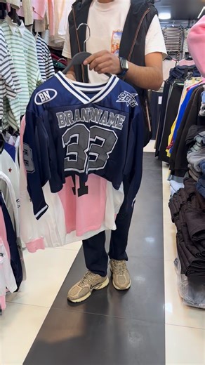 Meizou Vêtements | ‎Pull NFL djerzy 🍒🍒 التوصيل متوفر 🚚🚚 #fyp #nfl #oversize #anime #basketball‎ | Instagram