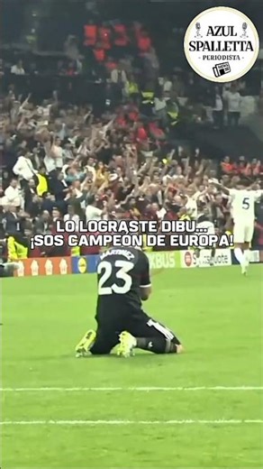 ​¡DE RODILLAS Y ENTRE LÁGRIMAS! El emotivo festejo del Dibu Martínez campeón