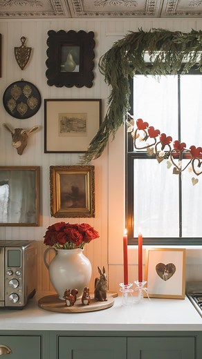 41K views · 195 reactions | HAPPY LOVE MONTH!! This DIY heart frame is so easy and would make a great gift for Valentine’s Day! Its so cute you could even use it year round or use different shapes for your cut out 殺 #valentinesday #valentinesdaygift #diygift #diyvalentinesdaygift #diyvalentine | _forthehome | Facebook