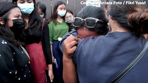 Black boxes found in Indonesia 737 crash