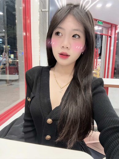 Charming Café Moments with Stylish Outfits