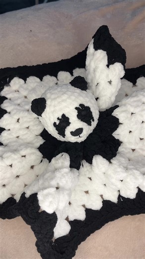 From idea to finished snuggler. I’ve been wanting to try making a panda snuggler for the longest time and now I finally got around to do it. Used my crochet bear snuggler pattern and just changed colours to make it look like a panda 🧸🐼🧶