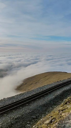 Cloud inversion heaven on Snowdon/ Yr Wyddfa just over a week ago 😍🙌🏴󠁧󠁢󠁷󠁬󠁳󠁿❤️ | Peak Hiker