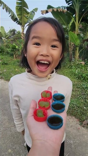 The kind girl shared candy and Coca-Cola with everyone. #funny #candy #food #cute