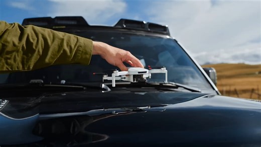 全面出色 博坦 ATOM 2 便携旅拍无人机正式发布！--AI短片 8K拍照 4倍变焦AI跟随 希区柯克 4K HDR录像畅飞保 图库快传 10公