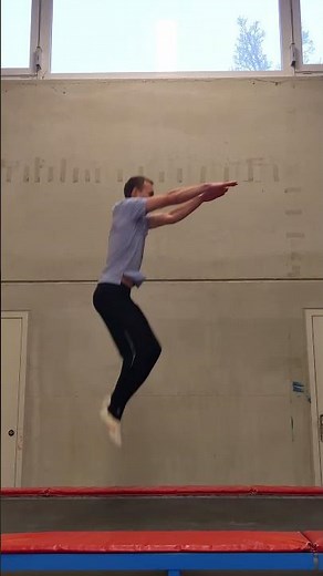 Learning the forward somersault: The 3 most important preparatory exercises (Safe & Clean)