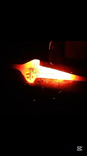 Tank Armor to Tactical Kunai! Forging a Blade from Rusted Military Steel#asmr #shorts