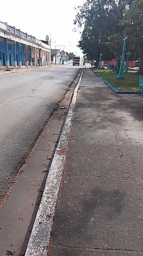 Ahora mismo bajando los elevados de ciego de Ávila que me dicen de estos dos modelos | Rodando en ciego de Ávila