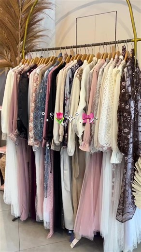 Raya collection🥰😍 📌 Order via Whatsapp & Shopee (by Request) 📱Admin Galunggung : 0821-4388-2959 📱Admin Suhat : 0822-5782-0108 📍Alamat store Princess Fazion kota Malang : Cabang 1 : Jl. Soekarno Hatta 98D (depan Planet Gadget) Cabang 2 : Jl. Galunggung 52B (depan Piataland/Pia Cap Mangkok) 💓 Gmaps : Princess Fazion Malang • Sesama Malang bisa GOSEND / COD GOJEK • Free Ongkir max 10.000 (min. 2 pcs) #princessfazion #tokobajumalang #tokobajumurah #outfit #malanghits