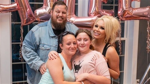 How Is Bunnie Xo's Relationship With Jelly Roll's Children?