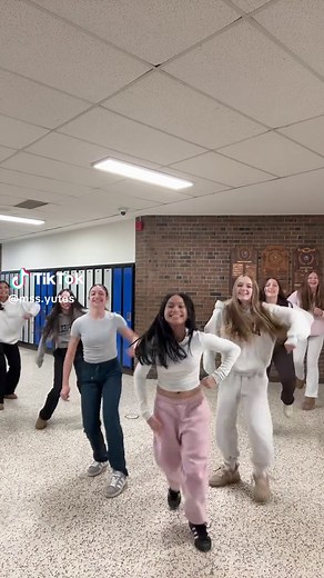 Skeleton Dance Moments That Will Make You Laugh