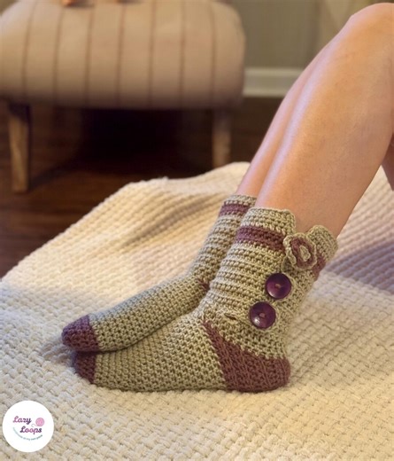 Crochet Slipper Socks Pattern | Women's Button Wrap, Cottage Style (PDF Pattern) - Etsy