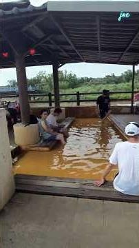 Soaking in miso soup? 🤭 Jinshan Huanggang Hot Spring Walking Tour ep13✍️