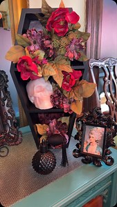 3.4K views · 180 reactions | 鹿Coffin flower arrangement ⚰️ #gothiccraft #gothicflowers #gothicgarden #gothicbaroque #skulldecor #coffindecor #thisishalloween #halloweendecor #halloweendecorations | Historic Haunt | Facebook