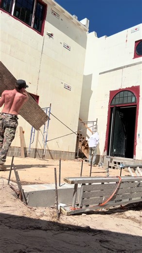 Scaffolding: A Day in the Life of a Construction Worker