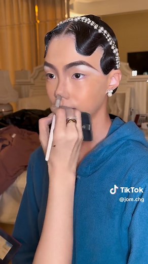 Swan Makeup Tutorial for a Glamorous Look