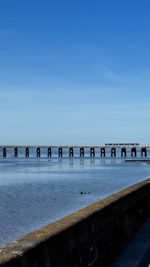 ☀️🌁❤️ Another cracking day in Bonnie Dundee with the stunning Tay Rail Bridge on view! 22 degrees and shining! Hope you are all having a fantastic Sunday afternoon! | Dundee Culture