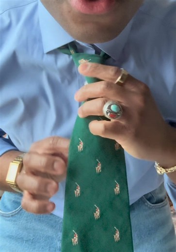 Stylish Transitional Outfit Ideas for Zoom Meetings