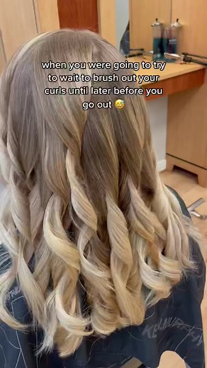 It’s just SO SATISFYINGGGG! 😍🤌 Follow for more hair content ✨ #hairtransformation #hairbeforeandafters #hairinspo #hairbeforeandafter #blondehair #hairtok
