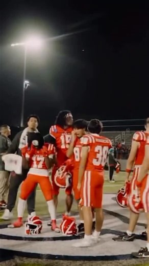 Brad Smith on Instagram: "Chris Henry Jr. STAYS at Ohio State: 5-Star WR Ends Recruiting War, Turns Down Oregon, Texas & LSU #collegefootball #cfb #ohiostate #ohiostatefootball #buckeyes"