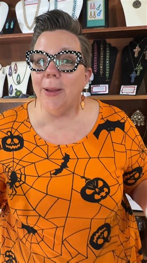 Check out all the fun Halloween projects at Offthebeadedpathbeadatore.com #beadedpath #offthebeadedpath #Halloweenjewelry #halloween | Off the Beaded Path