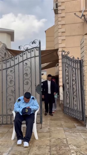 Mohamed Alaa Al Ahmer on Instagram‎: "صاحب شركة يكتشف عبث اداري داخل شركته"‎