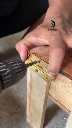 how to make a bench for tools #woodworking