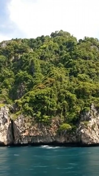 Discovering Phuket: Beaches, Culture, and Adventure