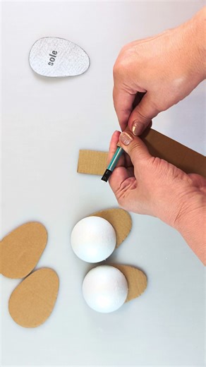 top ways to make gnome legs Gnome DIY #tiktokcrafts #gnome #igeas #gnomelegs #gnomemaking