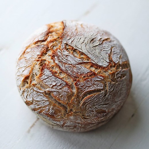 I've fallen in love with baking all over again, so this Simple Country Bread Loaf Recipe certainly gave me my fix! There is some resting time, but nothing is more satisfying than making homemade bread 🥖🥖🥖. Recipe at: http://bit.ly/2AnY3nc | Chef Billy Parisi
