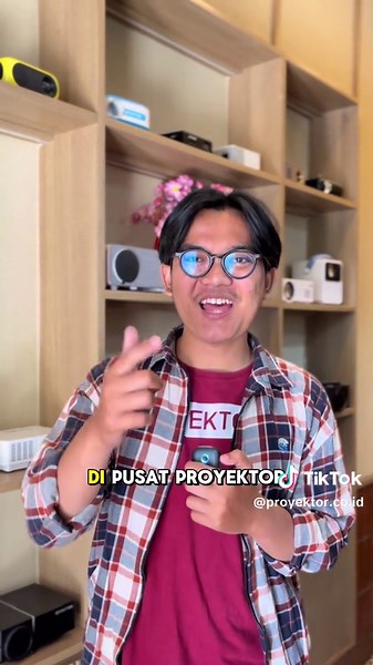 Cek dulu Proyektornya, kalau cocok baru bayar!! Di Pusat Proyektor Indonesia kamu bisa langsung lihat dan coba proyektornya sebelum beli, jadi lebih aman dan sesuai kebutuhan kamu. Nggak perlu ragu lagi! 🔥 📦 Pengiriman cepat & packing dijamin aman 📞 Info pemesanan: 0821-3004-0075 📍 Jl. Boulevard Harapan Indah, Ruko Asia Tropis Blok AT 16 No.33, Harapan Indah – Bekasi #pusatproyektorindonesia #ppi #proyektorid #proyektorandroid #proyektorbekasi