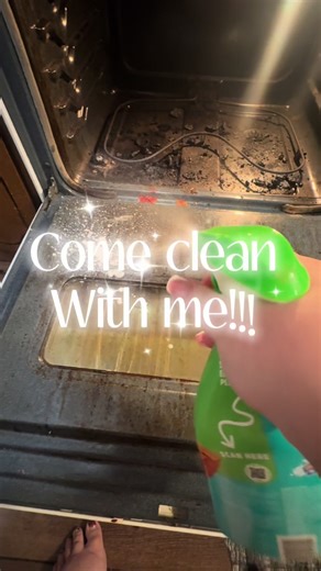 Real life, real mess, real mom. Cleaning my house one room at a time while juggling kids, chaos, and everything in between. This isn’t aesthetic perfection — it’s survival mode, motivation, and getting it done anyway. If you’re a tired mom cleaning through it all… this one’s for you 🤍 #clean #cleaning #fyp #viral #viralvideo