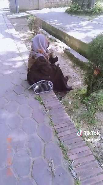 lady garden #foryoupage #Abbottabad #viralvideo