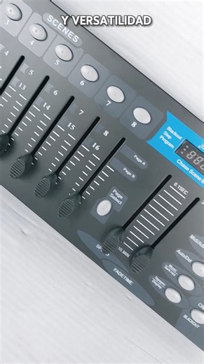 CONTROLDMX Control Controlador Dmx Para12 Luces Inteligentes Roboticas/ WAHRGENOMEN #controlador #dmx Precio: $712 MXN Sujeto a cambios sin previo aviso El Controlador DMX Wahrgenommen 16 Canales es la herramienta ideal para DJs y profesionales de la iluminación que buscan control total y precisión en cada evento. Diseñado para manejar luces inteligentes de forma sencilla y confiable, te permite crear escenas, chases y shows dinámicos sin necesidad de software adicional. Su diseño profesional co