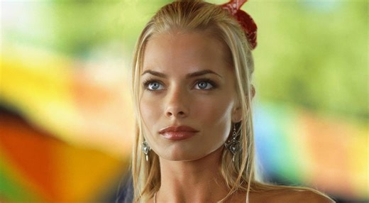 48-Year-Old Emmy Award Winning Actress Jaime Pressly Is Joining OnlyFans, And The Internet Can't Handle It