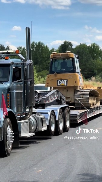 Moving Into a New Project: Seagraves Grading Group | CAT Equipment