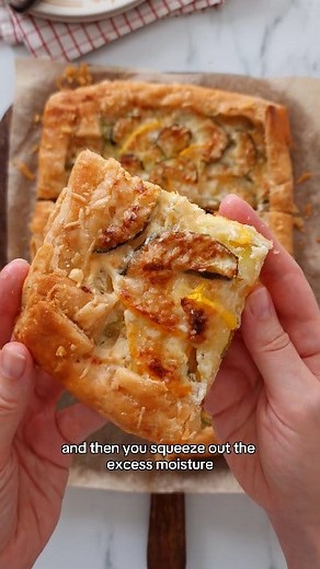 Gluten-free zucchini tart 🤤🫶 The flakiest gluten-free pastry, lots of tender sliced zucchini and a herby, garlicky cream cheese filling – this is INCREDIBLE, and it's sooo easy to make, it's really a fail-proof recipe! 🙌 [GLUTEN-FREE] Recipe: https://theloopywhisk.com/2025/08/09/easy-gluten-free-zucchini-tart/ #Zucchini #tart #galette #pastry #glutenfree #baking #homebaking #recipe | The Loopy Whisk