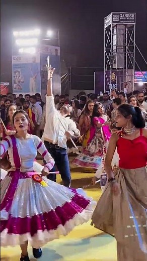 Garba 2025 🔥 Navratri Special Garba Dance | Trending Garba Song | Viral Shorts 💃
