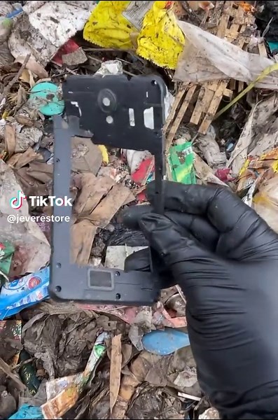 amazing 😍 found old Nokia phone from trash #found #restore #findphone #foryoupage #finding
