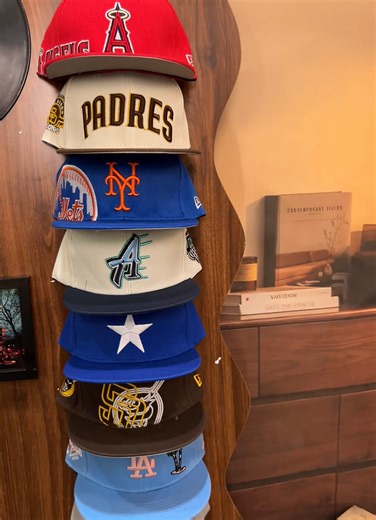Ingenious Hat Storage Method