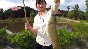 Khmer Girl Fishing At Siem Reap Cambodia -Cambodia Traditional Fishing