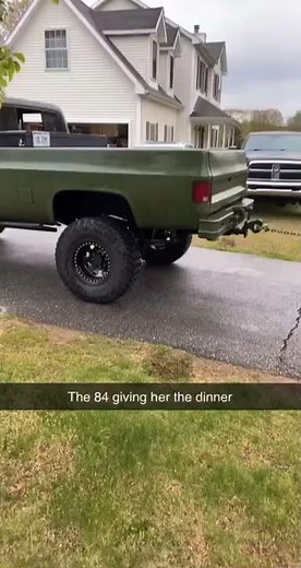 Squarebody Chevy pulls Ford power stroke 😂