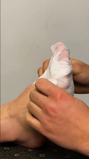 How to wrap a foot bandage properly #easy #foot #bandage #wrapping