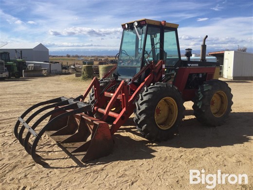 1984 Versatile 256 Bi-Directional 4WD Tractor W/Grapple Loader | Agriculture