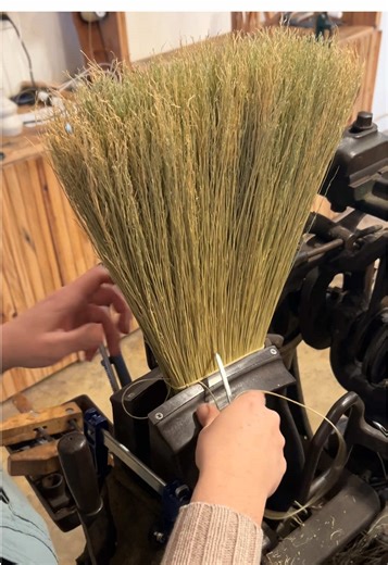 Restoring a Hand Cranked Stitcher: A Craft Revival