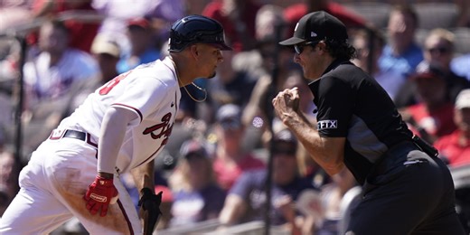 Baserunning blunders flush chance at 1st-place tie