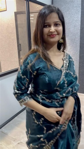 Soft Fandy Silk Saree With Hand Work Lace Boarder & Comes With Unstitched Blouse #trendyblouse