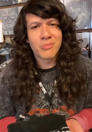 Hot Topic Employees: Insights and Experiences