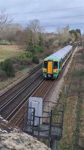 Class 377/3 with nice 2tone at Mill Lane Bridge, Bedhampton.