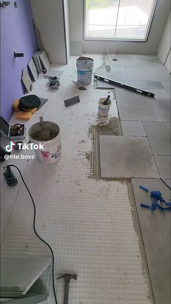 versaille pattern limestone installation #tiling #workflow #tile #homedesign #interiorinspiration #bathroom #bathroommakeover #luxuryhomes #fyp #fypシ゚viral #working #interiordesign